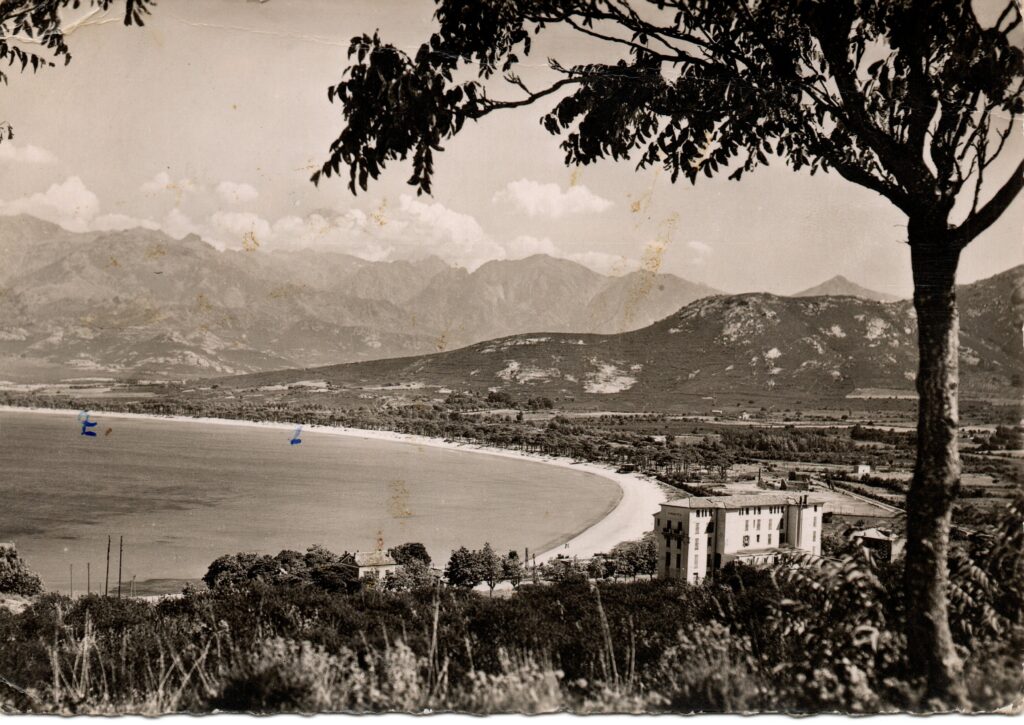 Carte postale ancienne de Calvi en Corse, issue d’une collection familiale