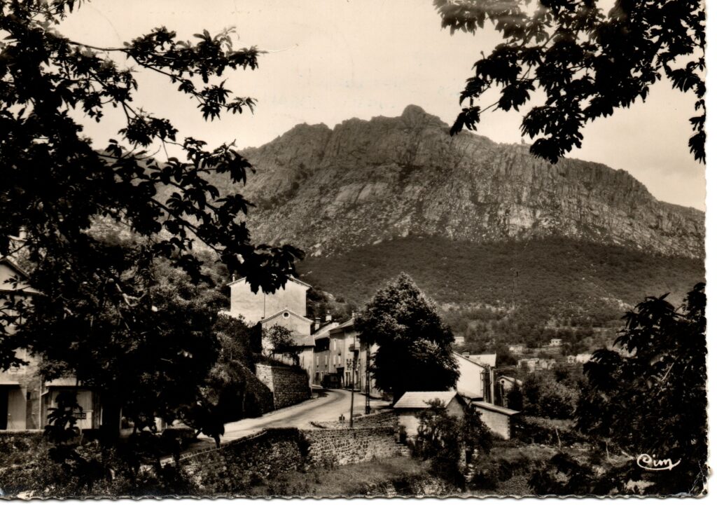 Carte postale ancienne de Vialas en Lozère, Les Espartettes et le Trenze