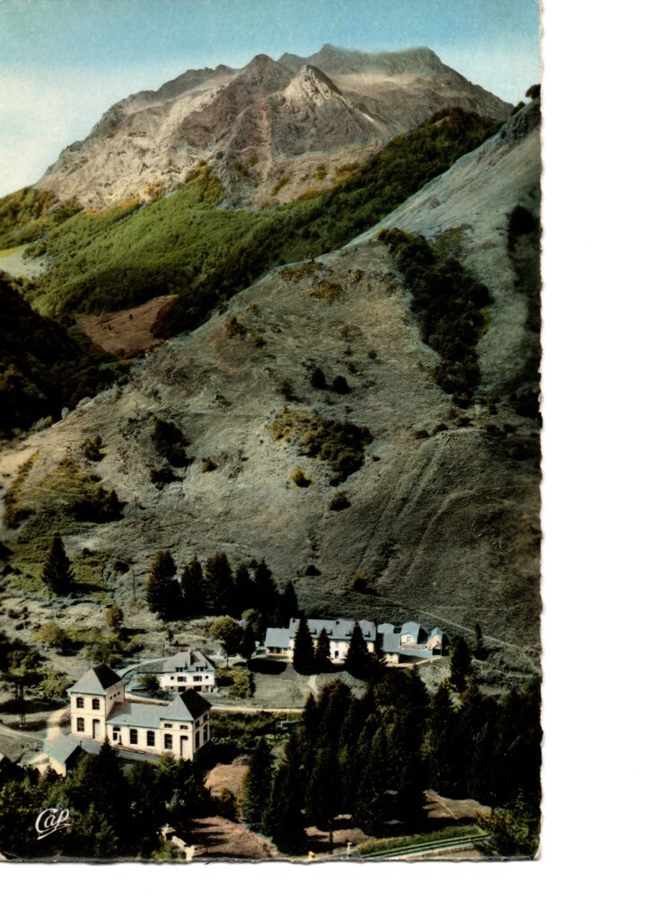 Carte postale ancienne de la vallée d’Aspe montrant les Forges d’Abel